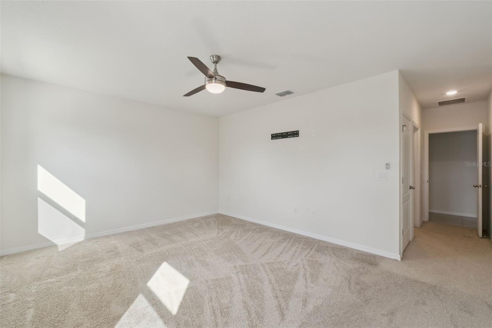 LAKE GLEASON RESERVE - Residential