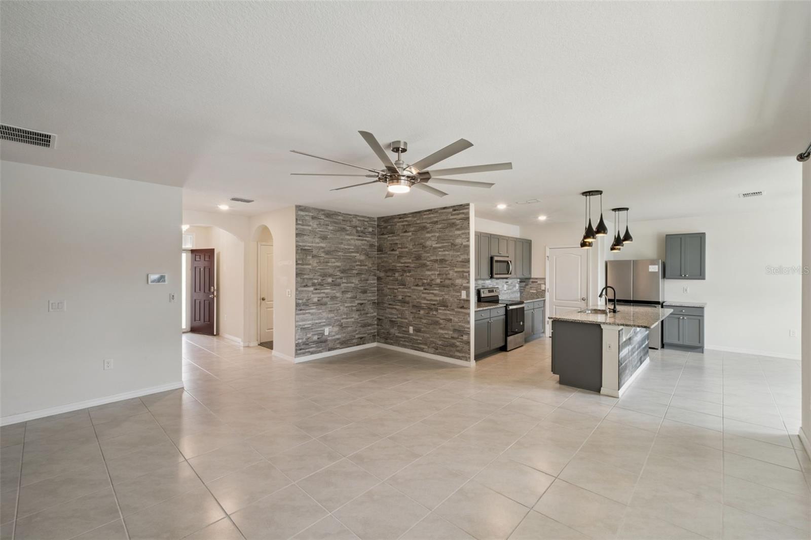 LAKE GLEASON RESERVE - Residential