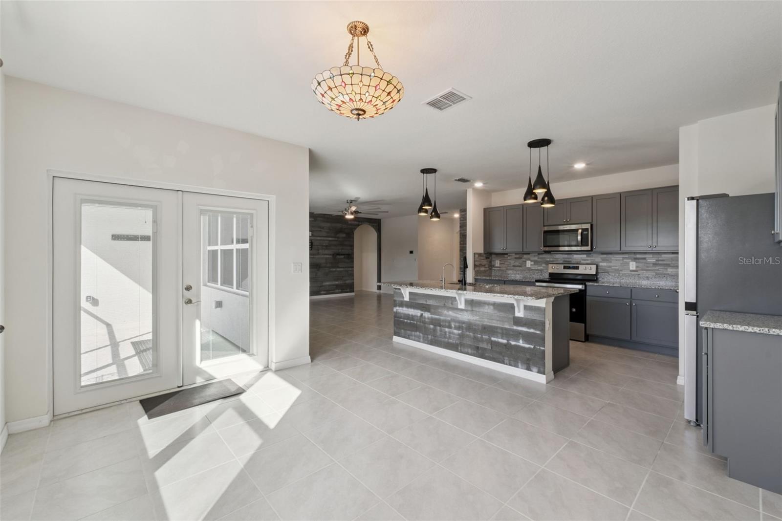 LAKE GLEASON RESERVE - Residential