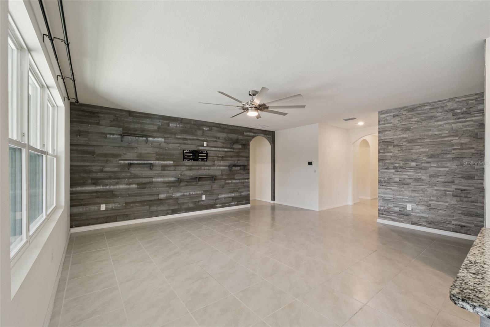 LAKE GLEASON RESERVE - Residential