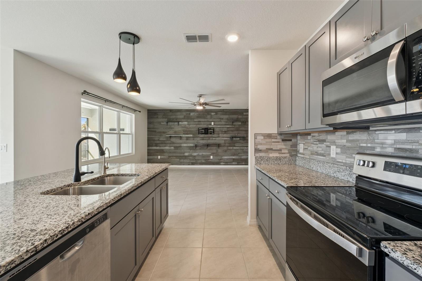 LAKE GLEASON RESERVE - Residential