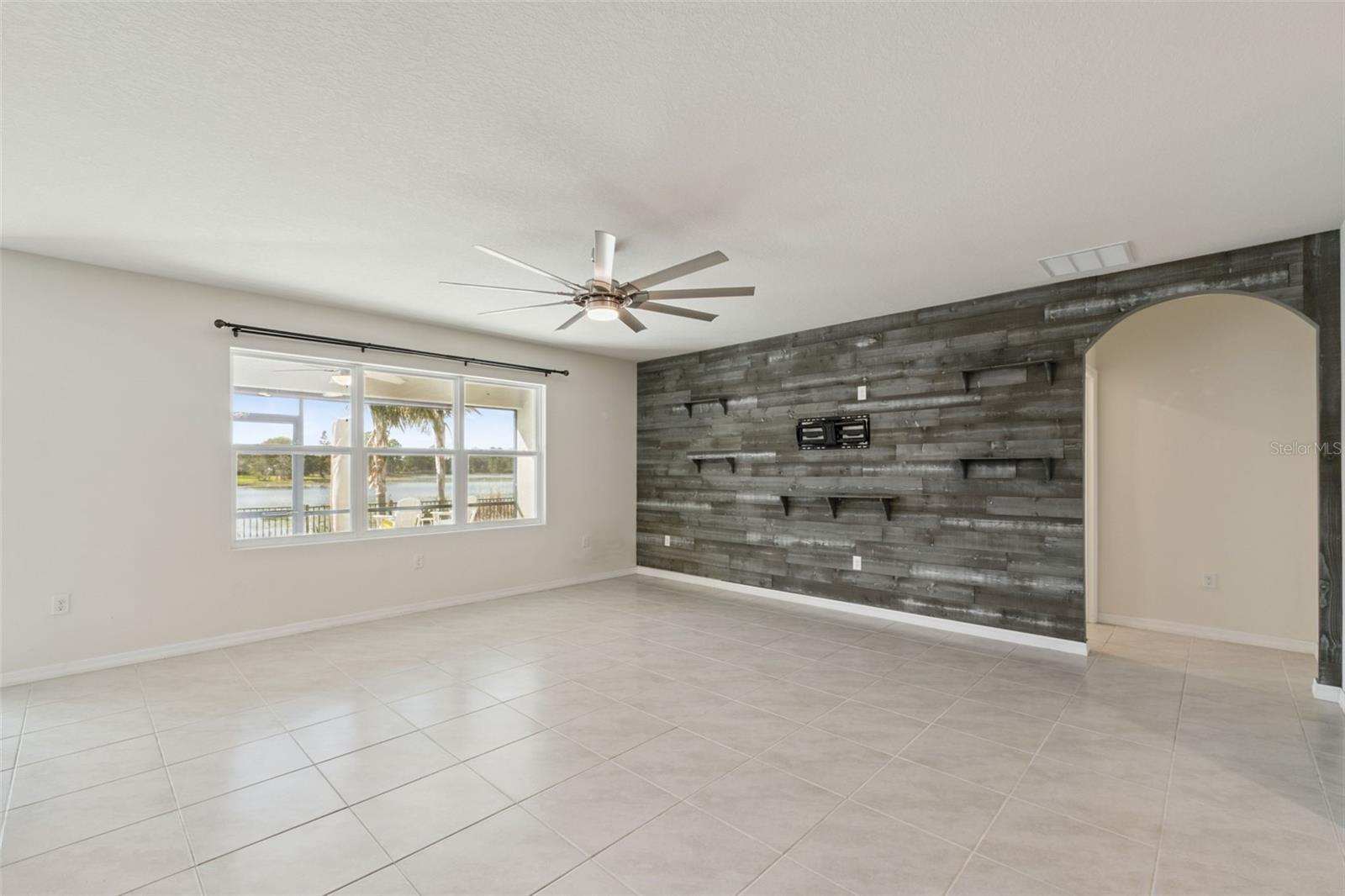 LAKE GLEASON RESERVE - Residential