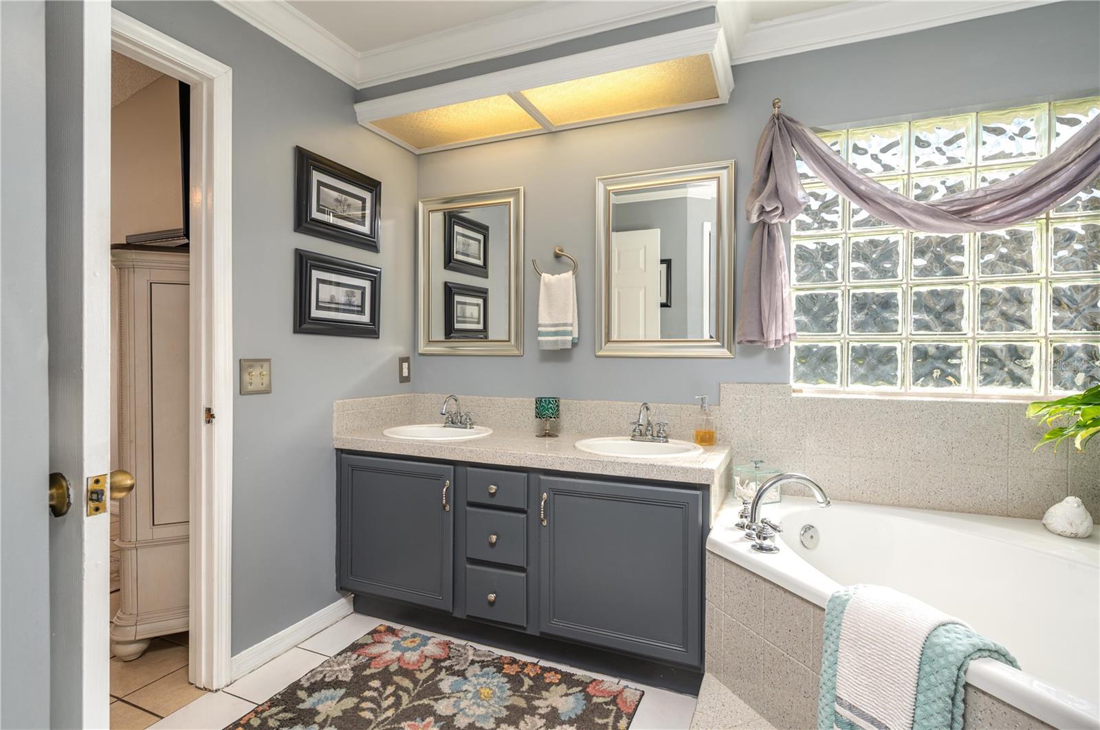 ARIETTA PALMS - Residential