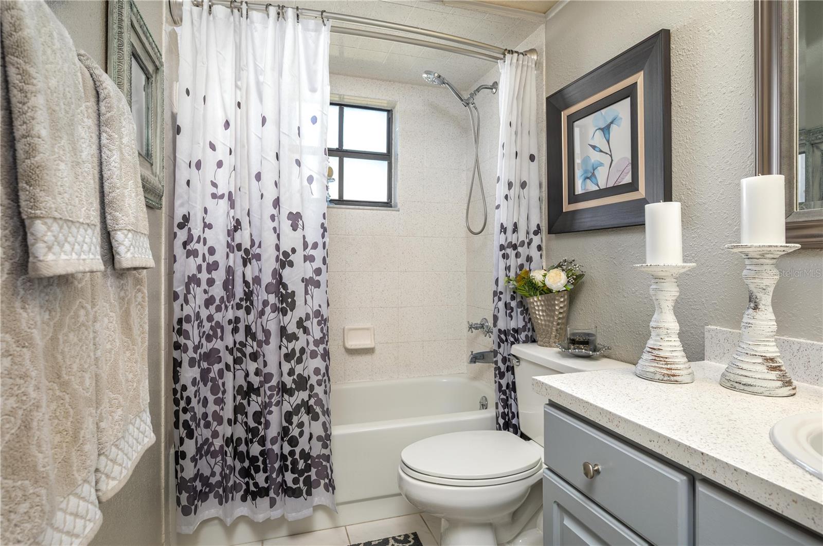 ARIETTA PALMS - Residential