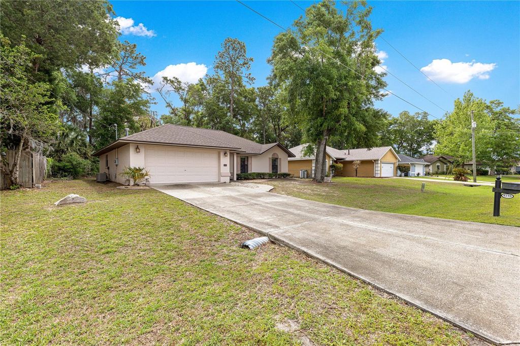 Photo of 4216 NE 32nd Circle, Ocala, FL 34479 (MLS # OM722456)