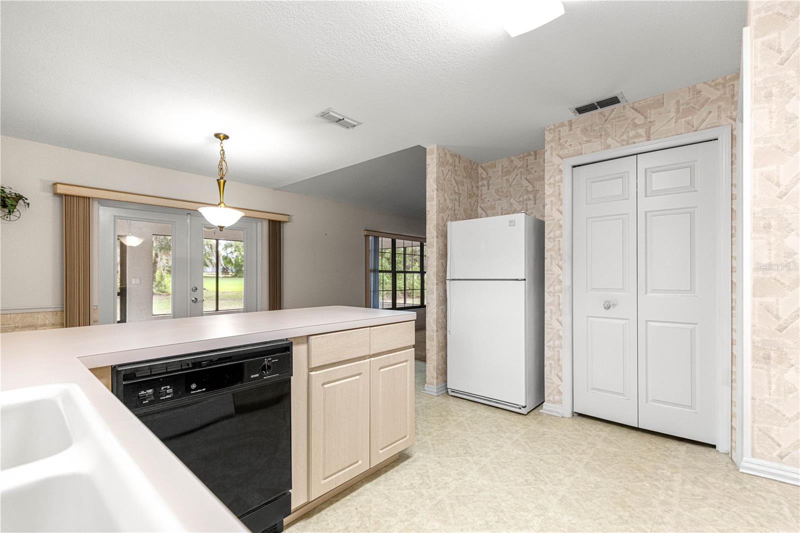 COUNTRYSIDE ESTATE - Residential