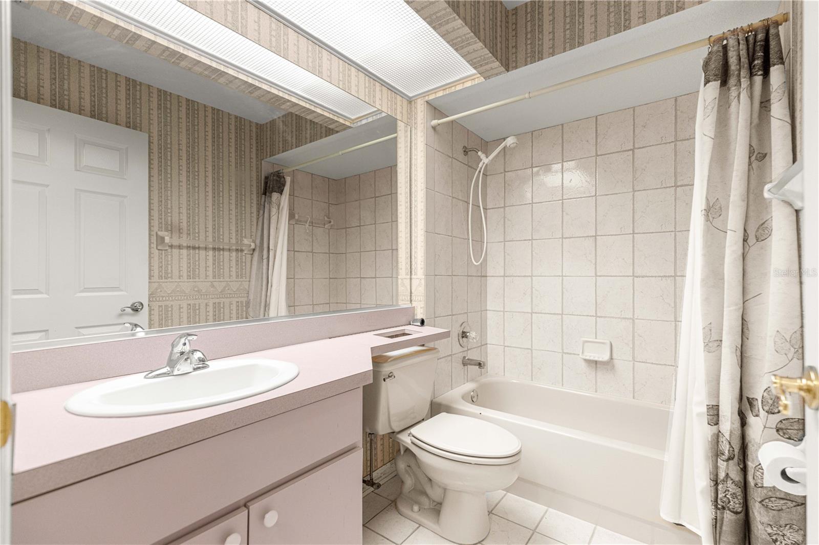 COUNTRYSIDE ESTATE - Residential