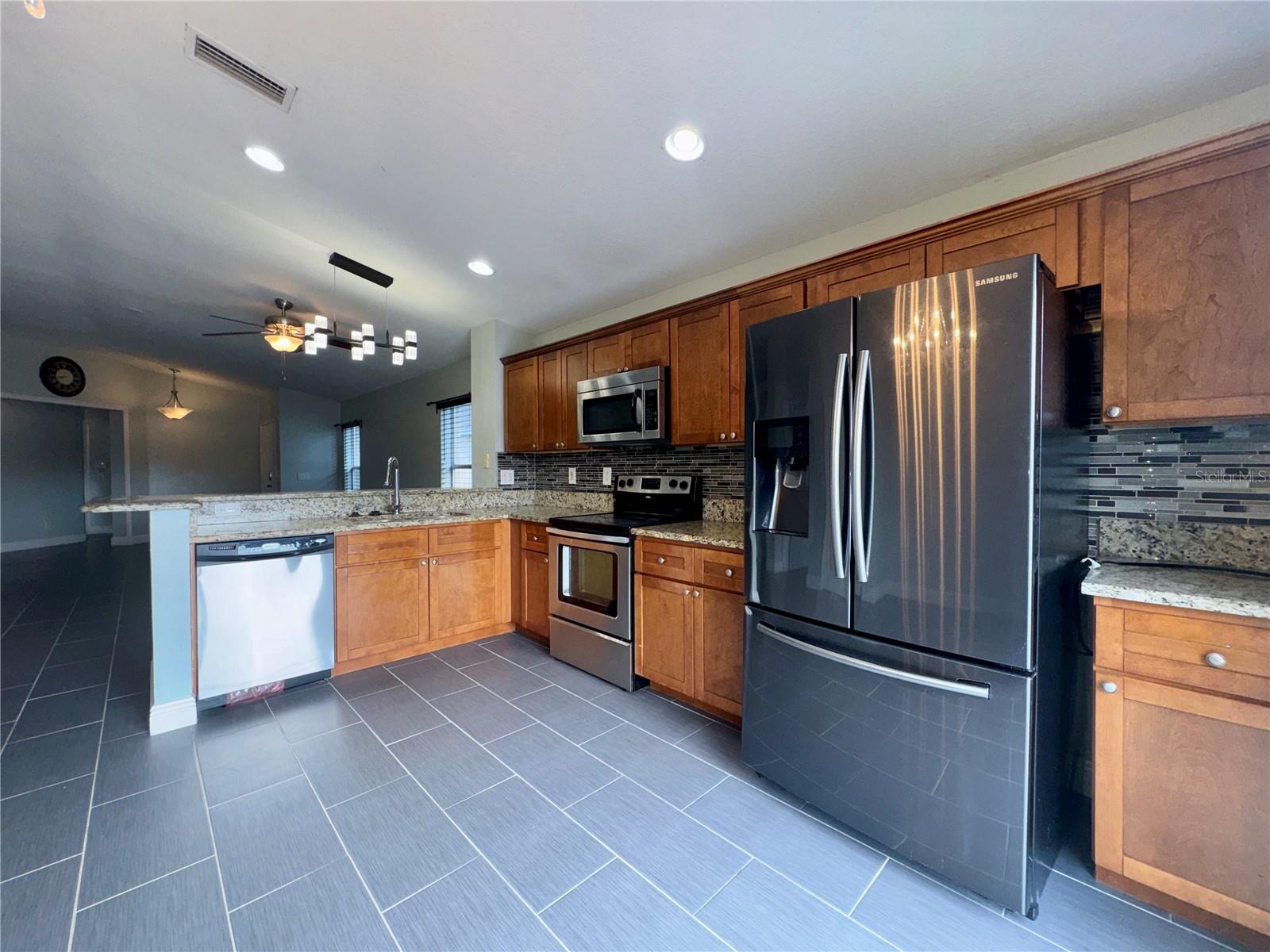 RIVERCREST PH 2 PRCL N - Residential Lease