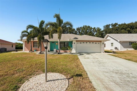 Photo of 1805 New Bedford Drive, Sun City Center, FL 33573 (MLS # TB8556237)