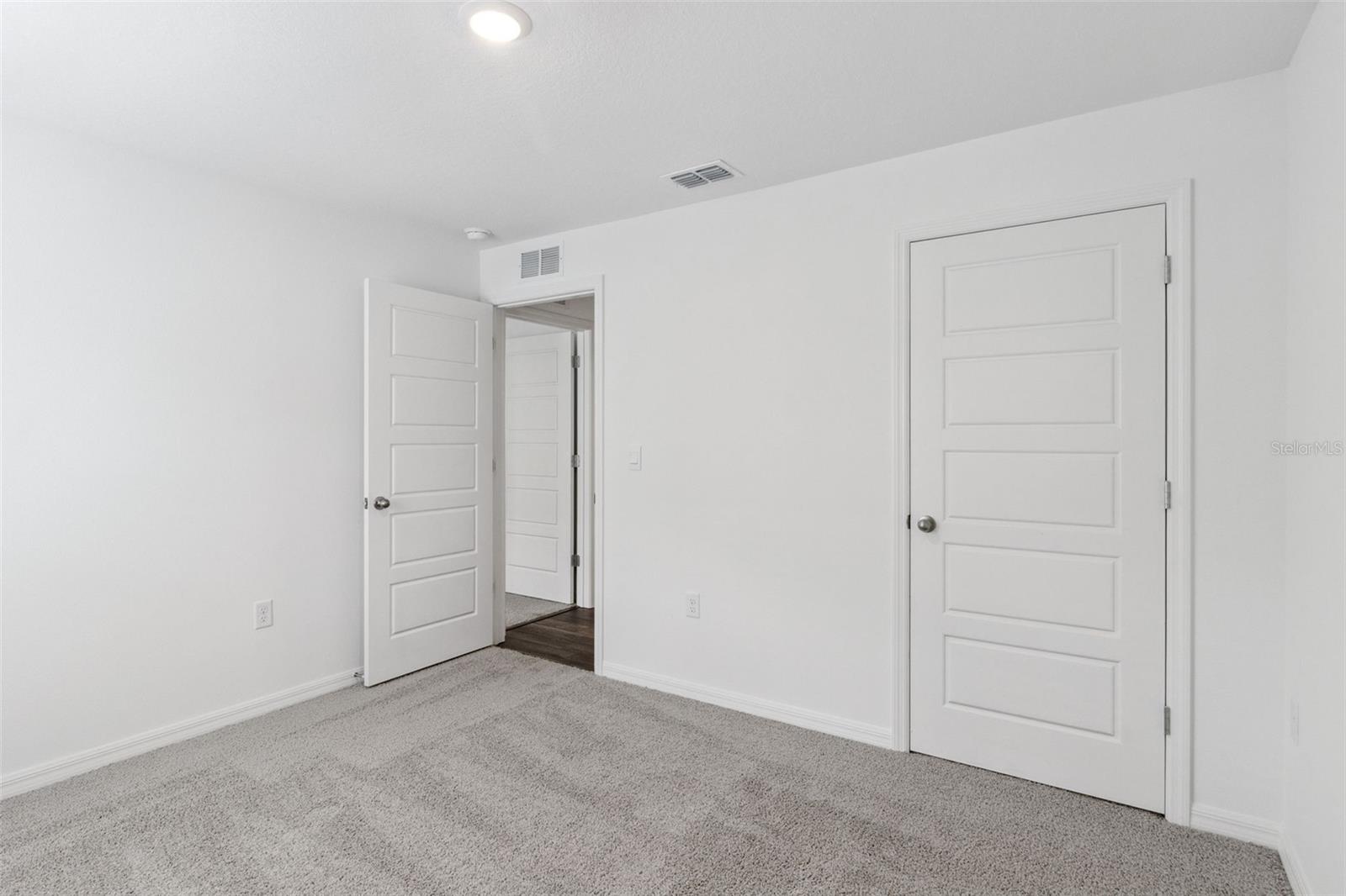 BOULEVARD OAKS - Residential