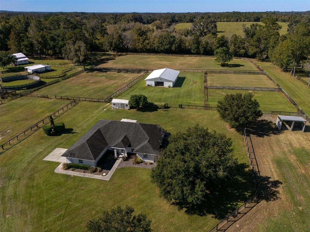 Photo of 4698 NW 110th Avenue, Ocala, FL 34482 (MLS # OM721953)