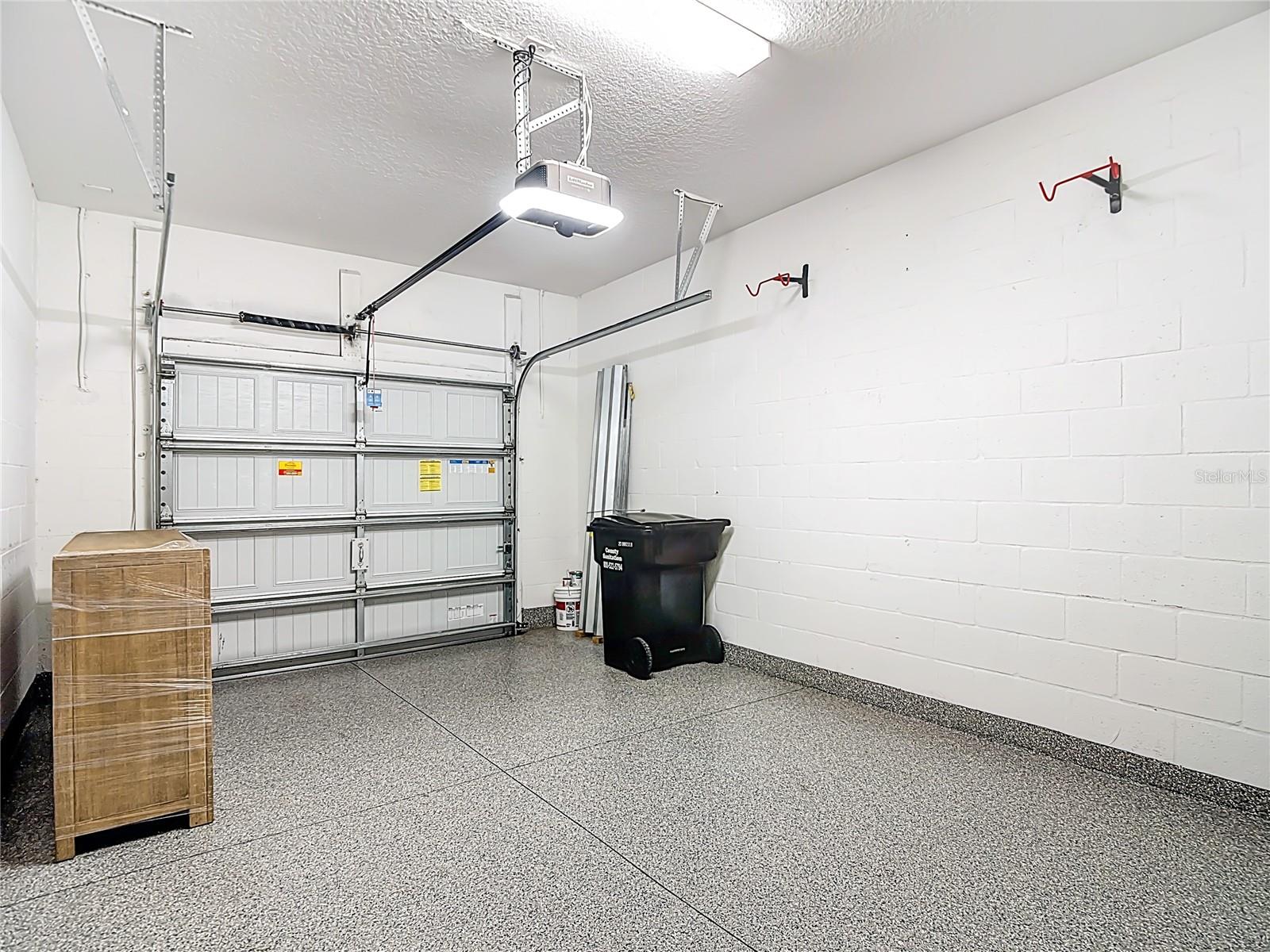 VENTANA TWNHMS AT WATERS EDGE - Residential