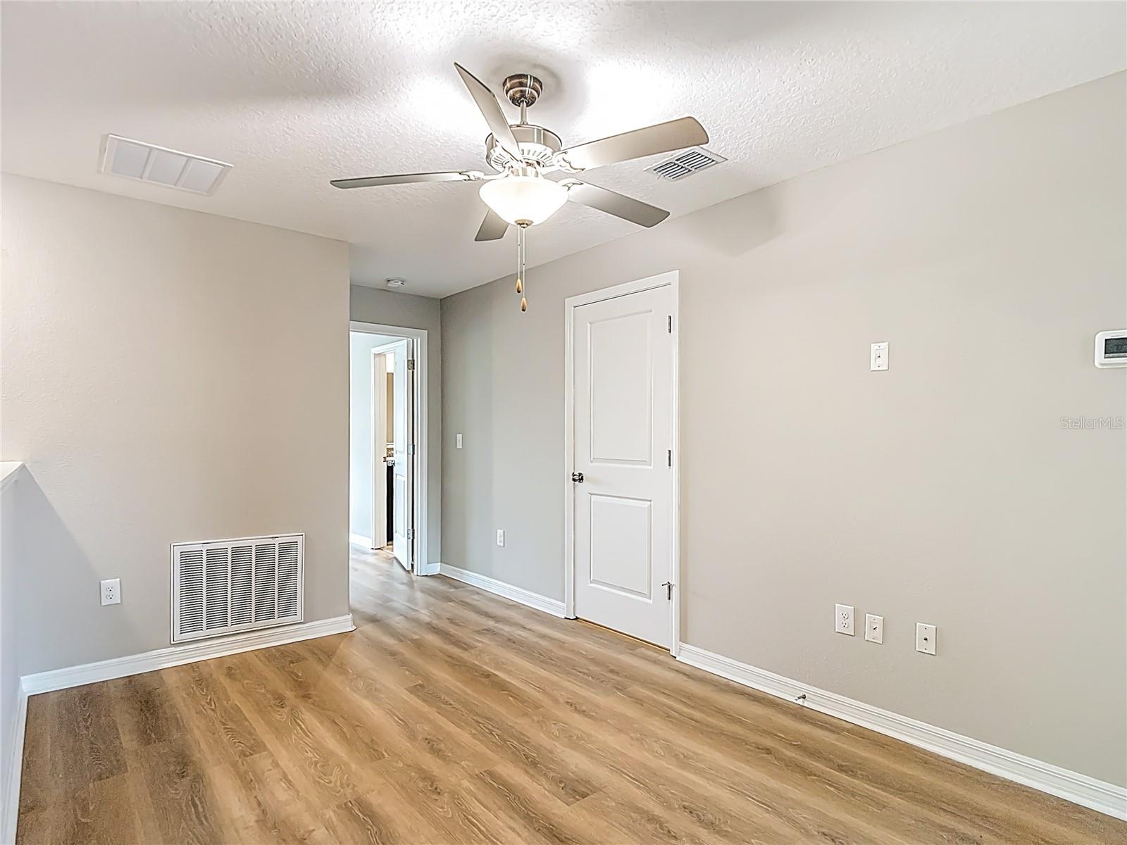 VENTANA TWNHMS AT WATERS EDGE - Residential