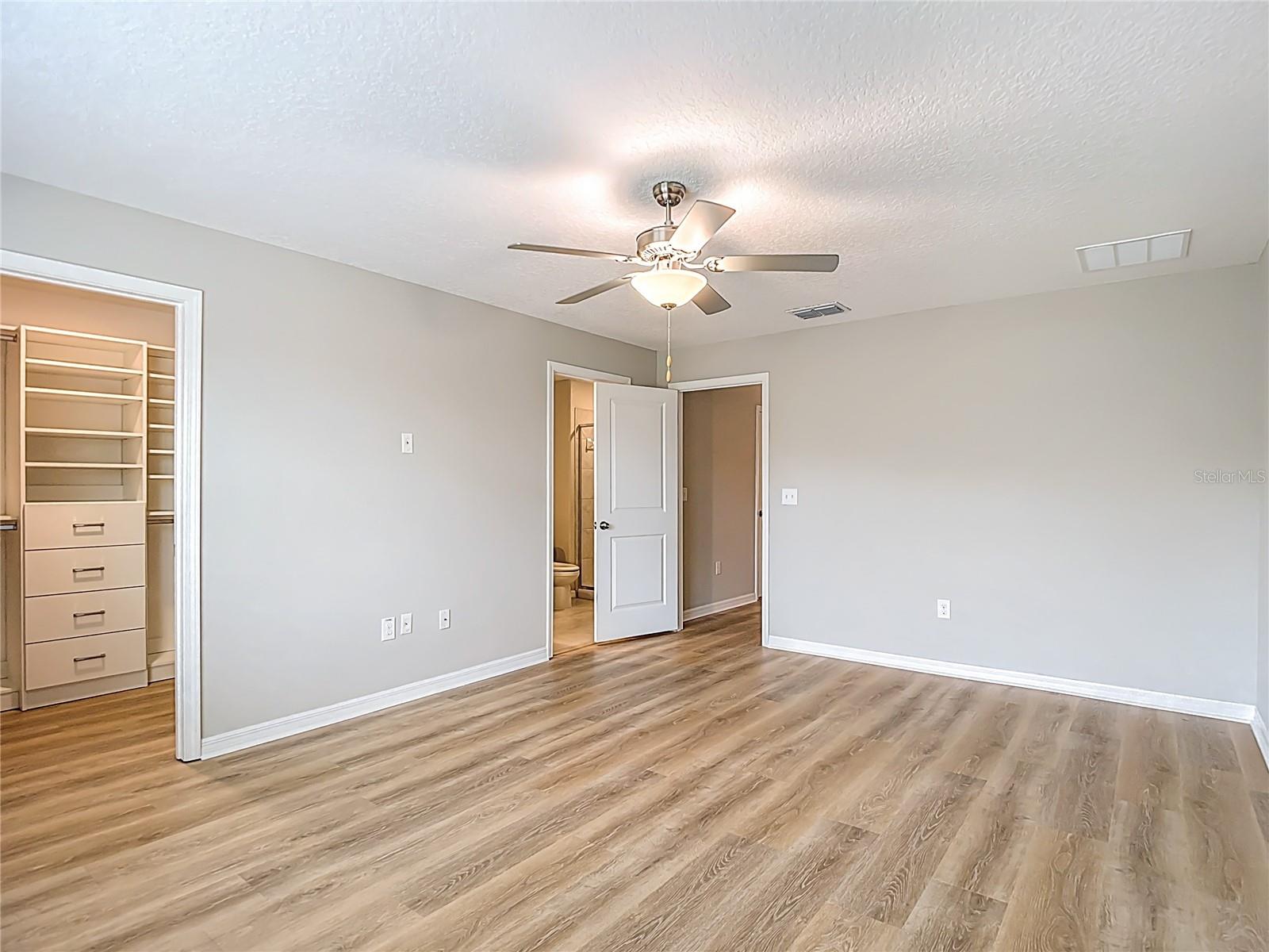 VENTANA TWNHMS AT WATERS EDGE - Residential