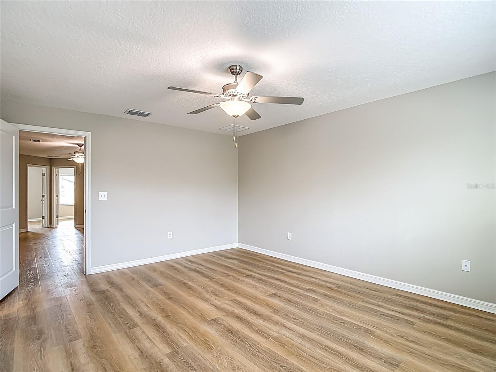 VENTANA TWNHMS AT WATERS EDGE - Residential