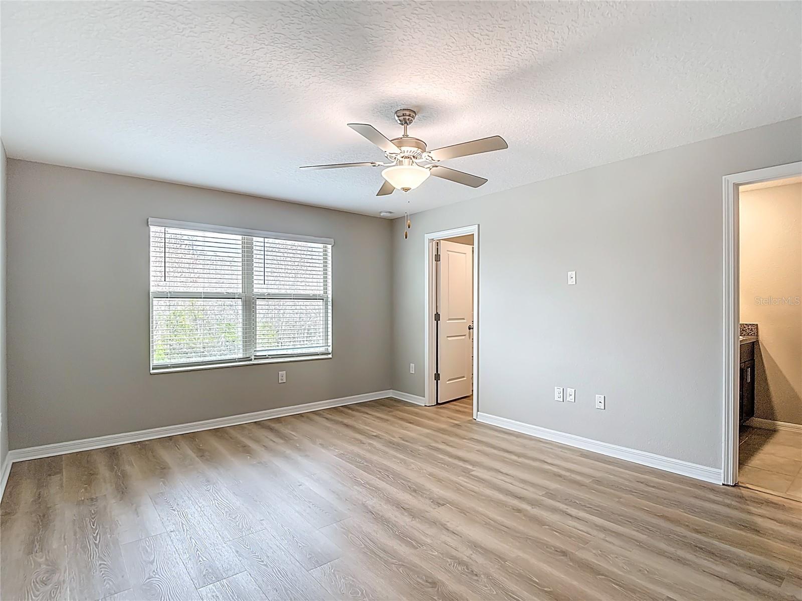 VENTANA TWNHMS AT WATERS EDGE - Residential