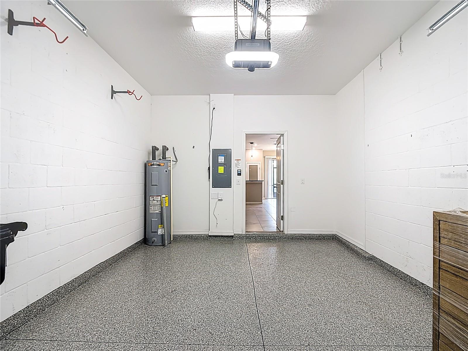 VENTANA TWNHMS AT WATERS EDGE - Residential