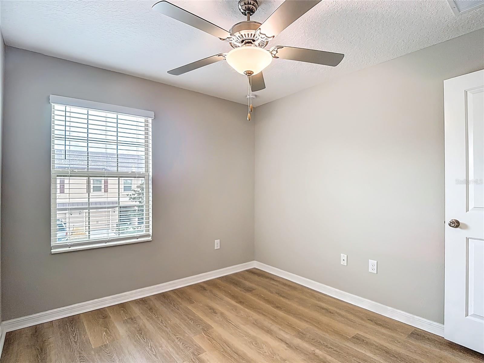 VENTANA TWNHMS AT WATERS EDGE - Residential