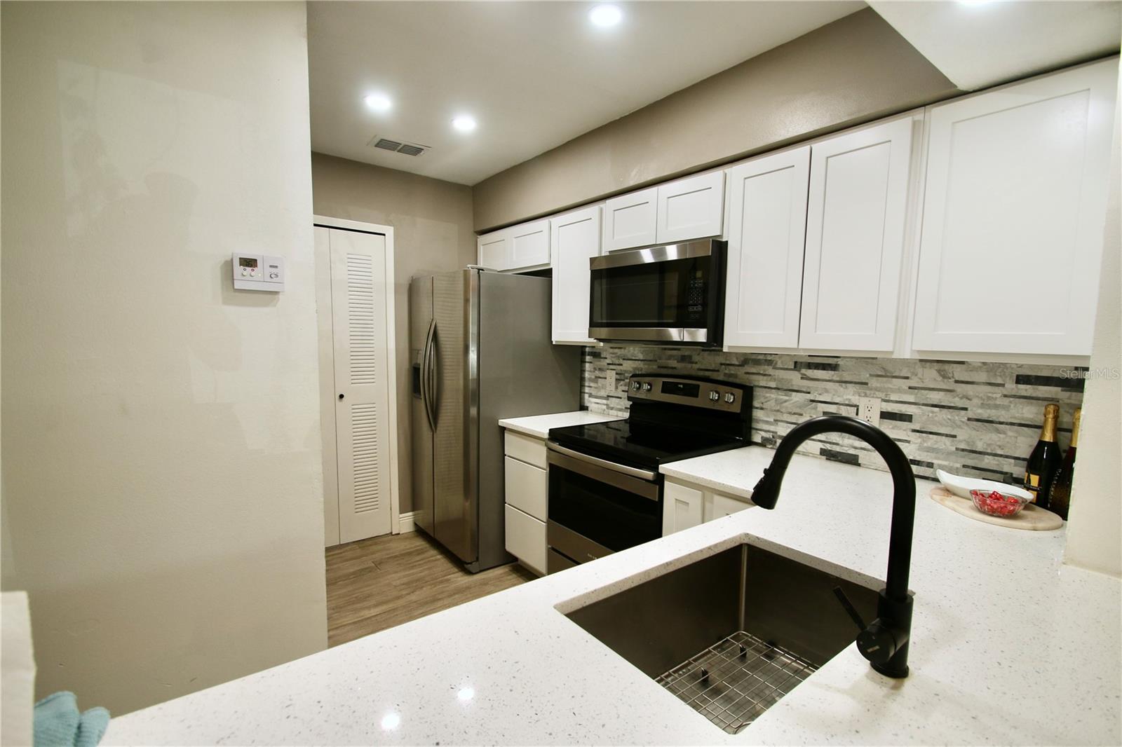 Photo 7 of 26 of 1507 NORTHLAKE DRIVE 1507 condo