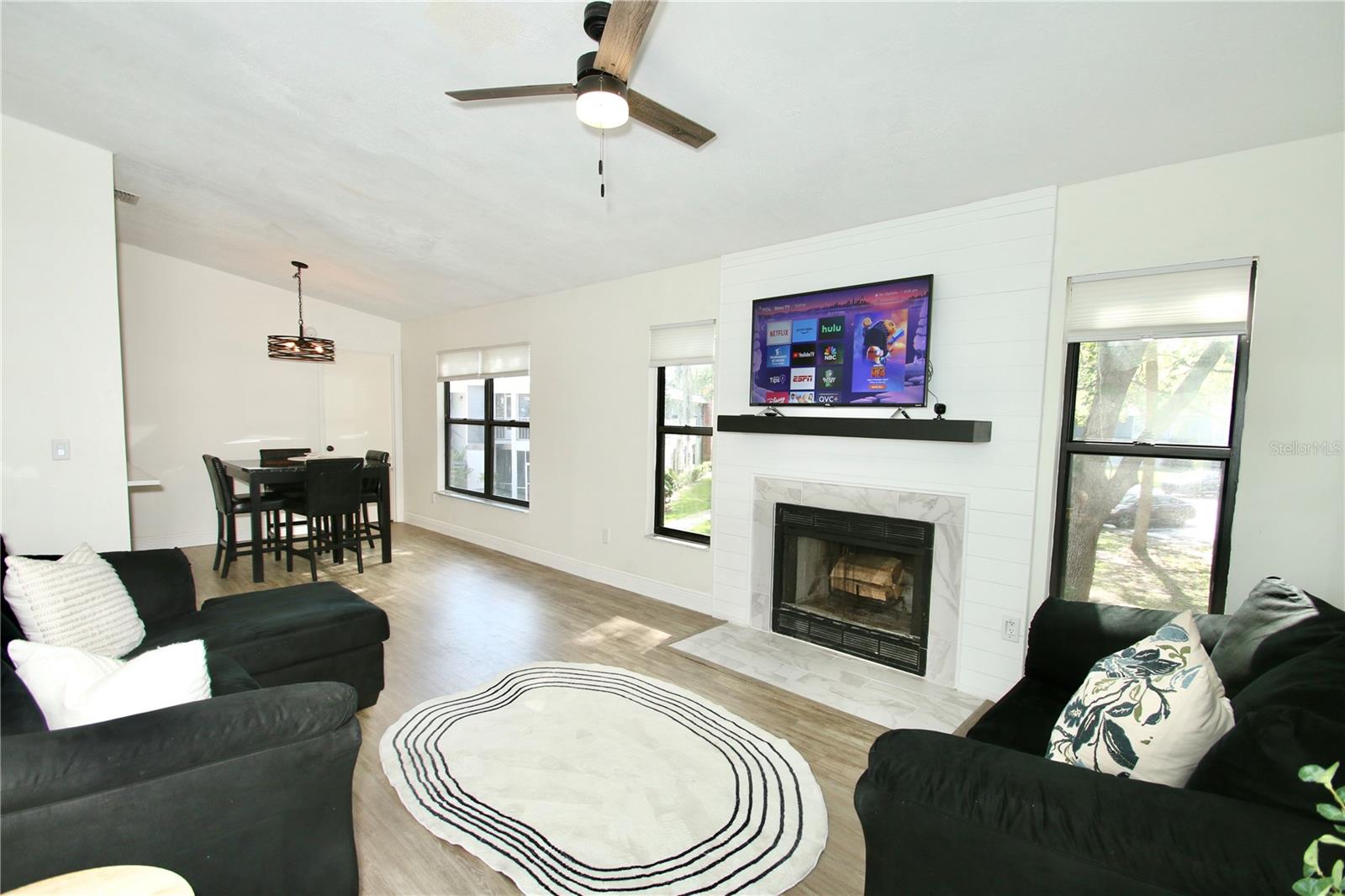 Photo 2 of 26 of 1507 NORTHLAKE DRIVE 1507 condo