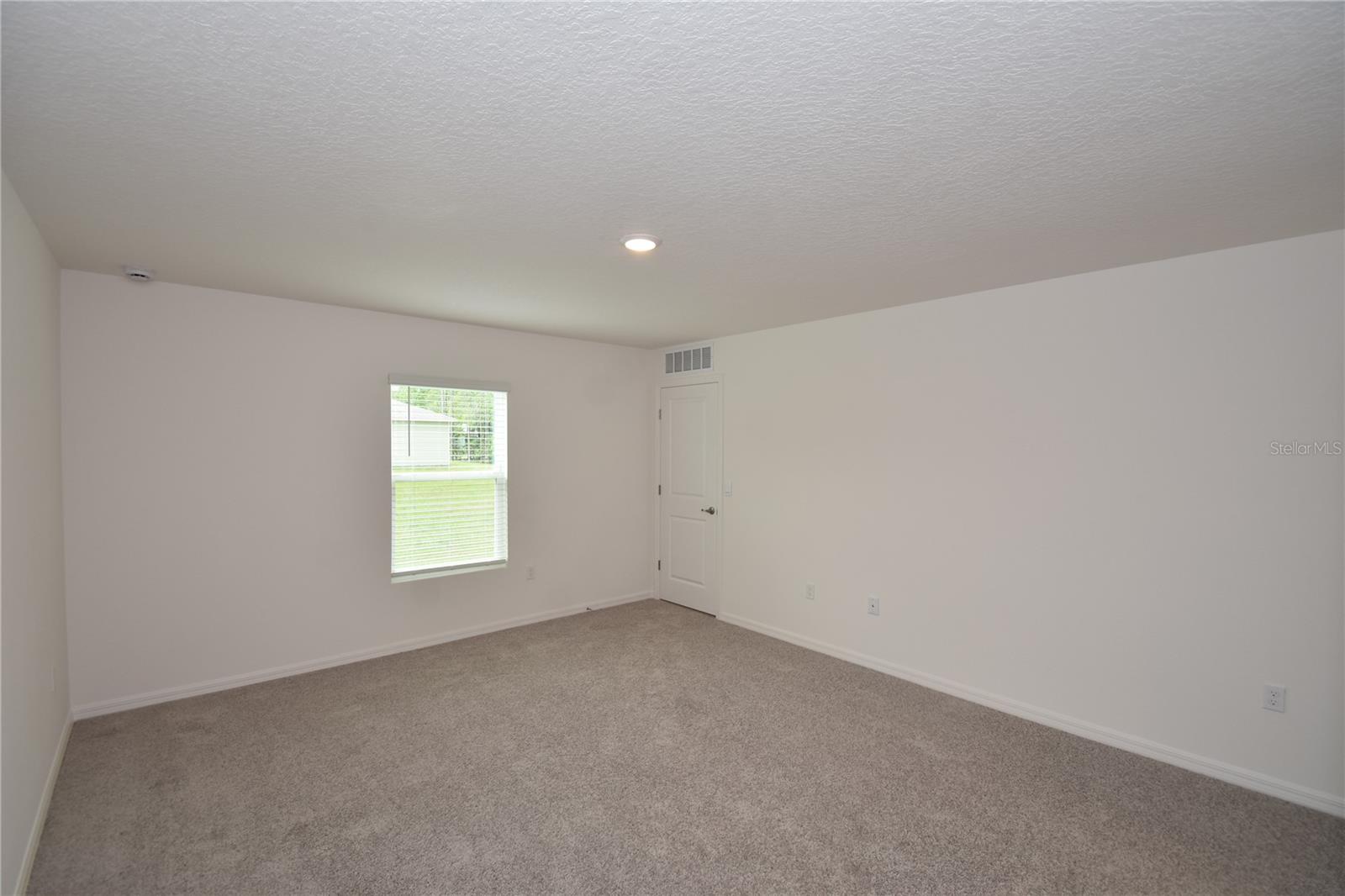 QUAIL HOLLOW - Residential Lease