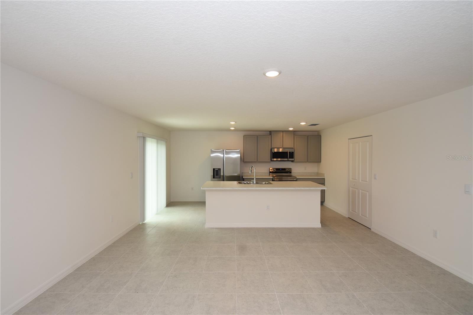 QUAIL HOLLOW - Residential Lease