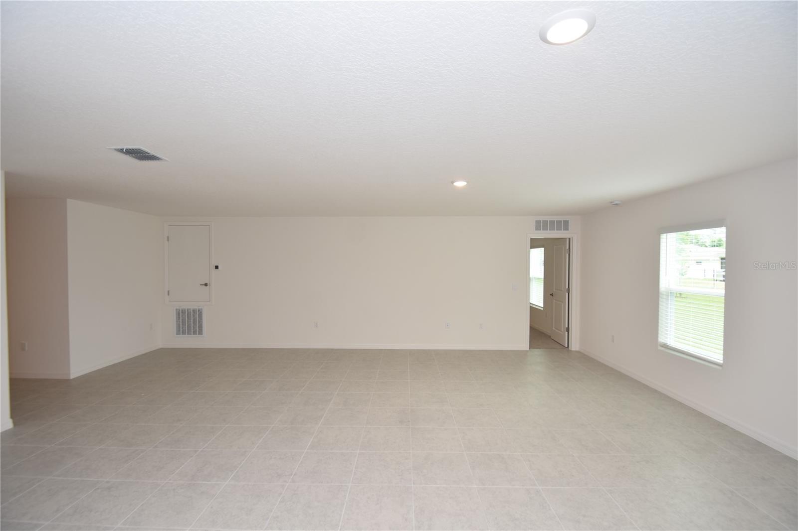 QUAIL HOLLOW - Residential Lease