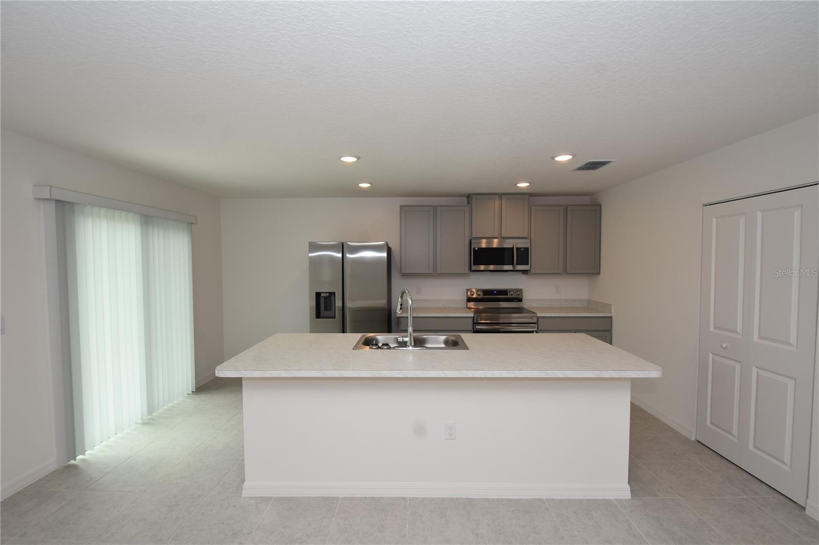 QUAIL HOLLOW - Residential Lease