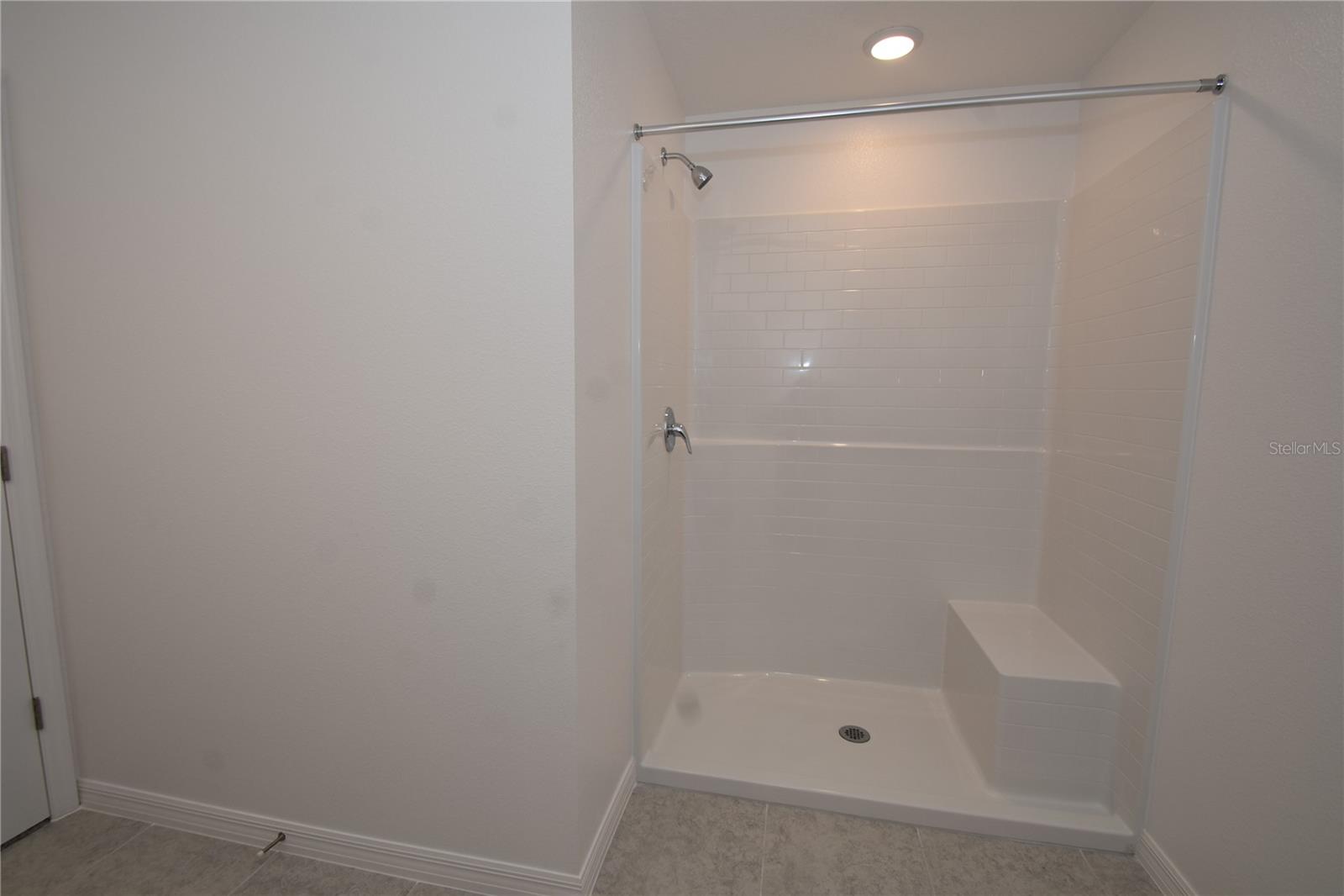 QUAIL HOLLOW - Residential Lease