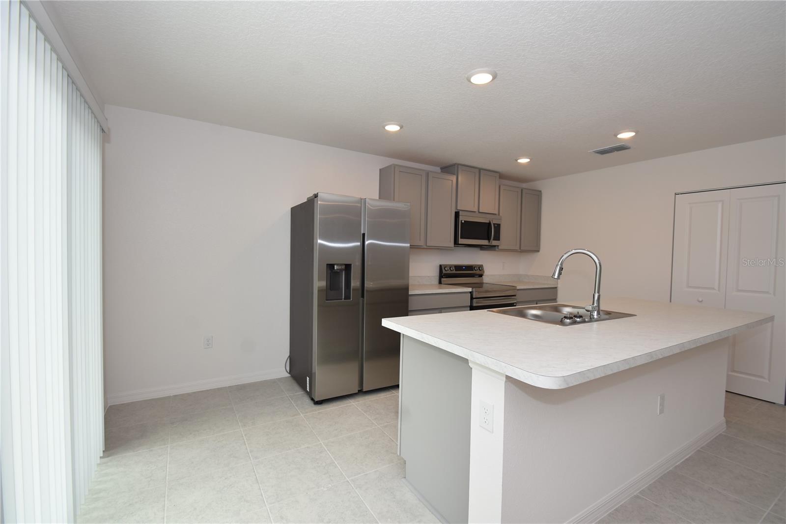 QUAIL HOLLOW - Residential Lease