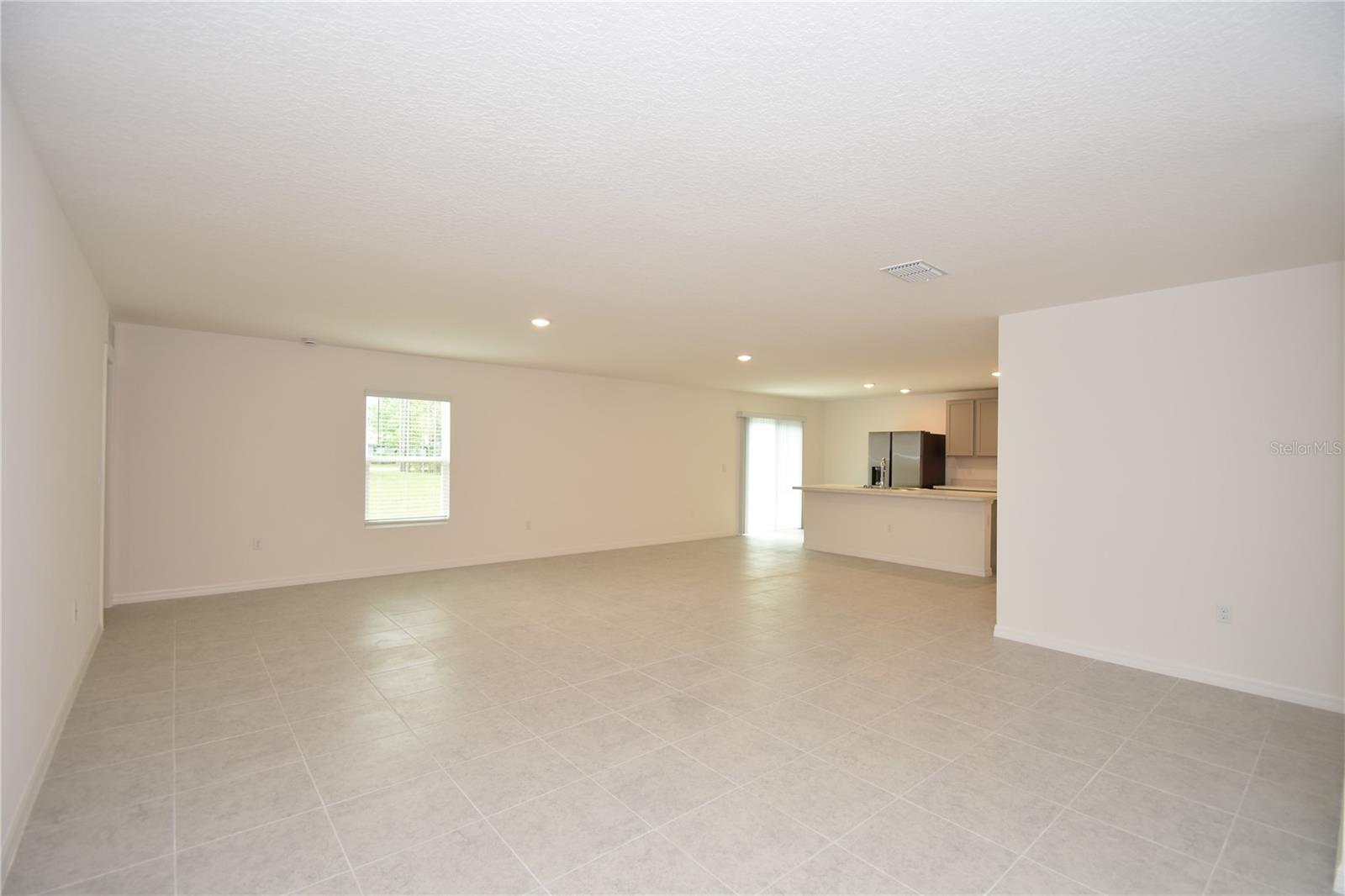 QUAIL HOLLOW - Residential Lease