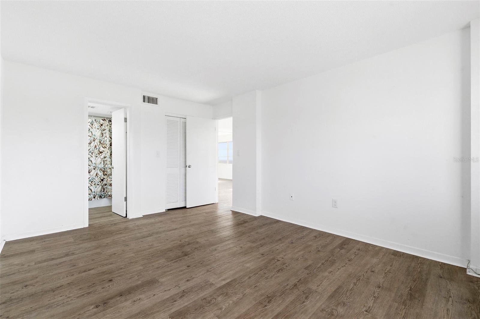 SEMINOLE-ON-THE-GREEN CAVALIER BLDG - Residential Lease