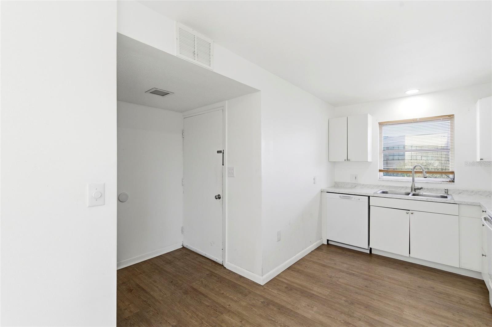 SEMINOLE-ON-THE-GREEN CAVALIER BLDG - Residential Lease