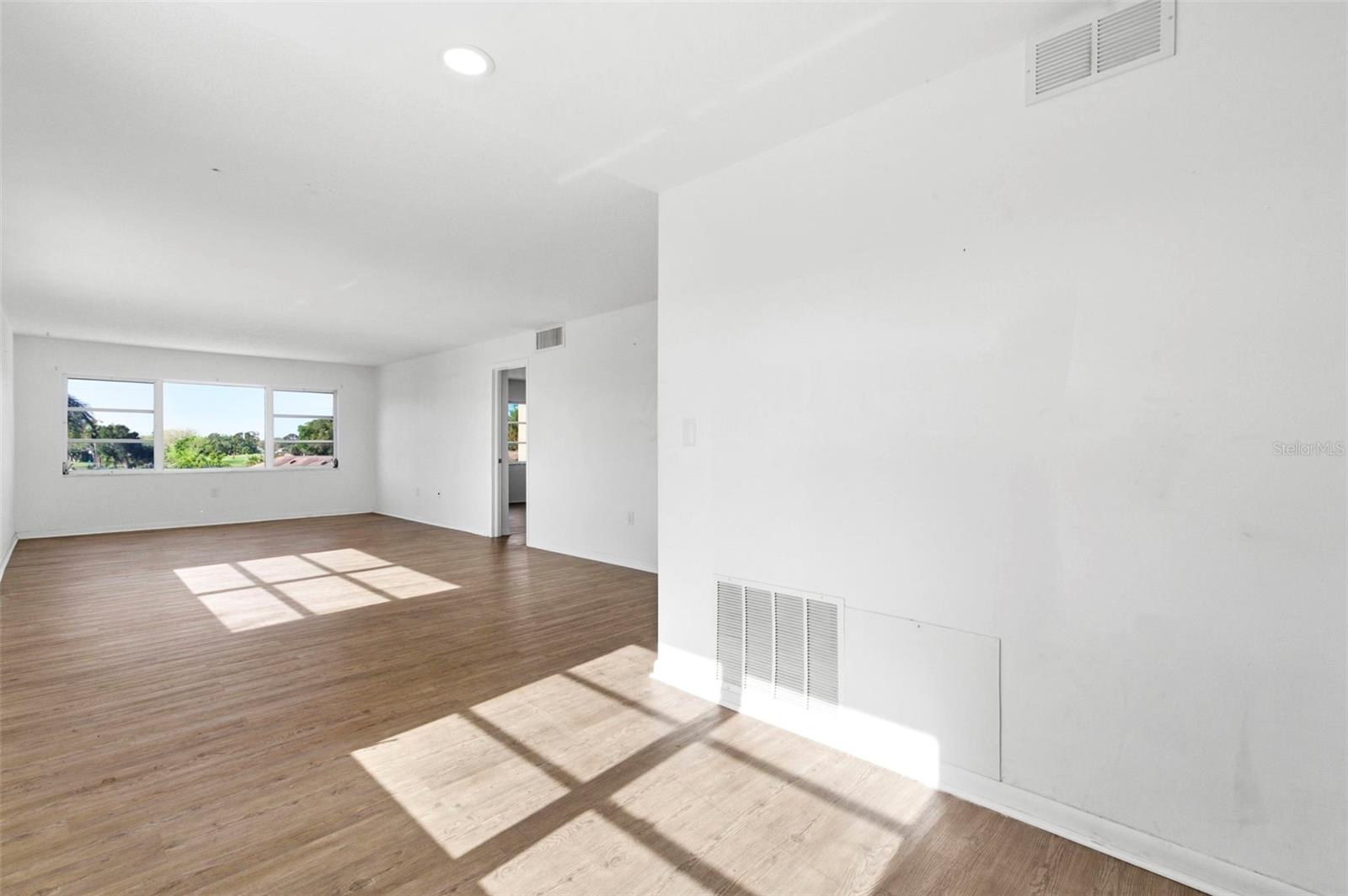 SEMINOLE-ON-THE-GREEN CAVALIER BLDG - Residential Lease