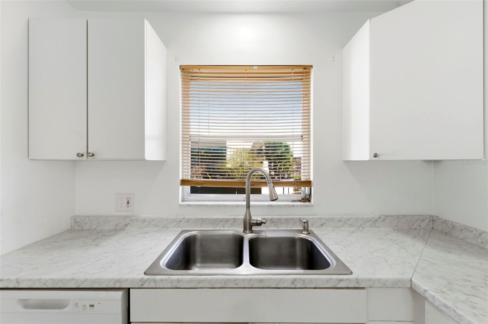 SEMINOLE-ON-THE-GREEN CAVALIER BLDG - Residential Lease