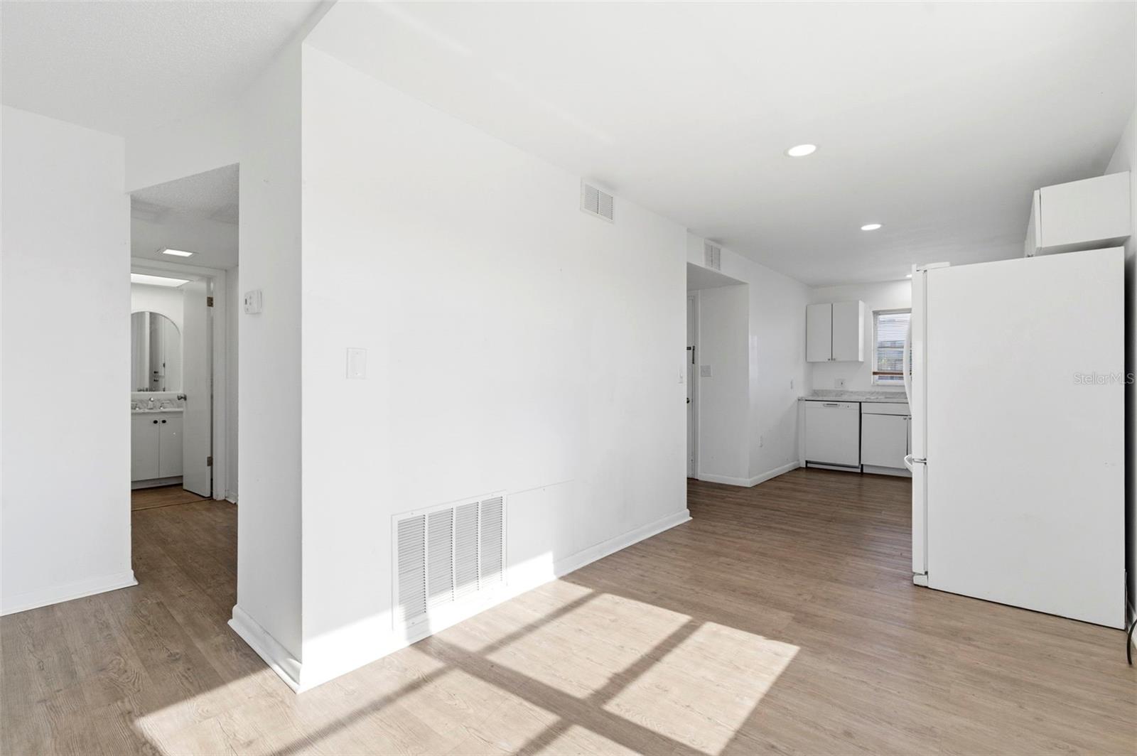 SEMINOLE-ON-THE-GREEN CAVALIER BLDG - Residential Lease