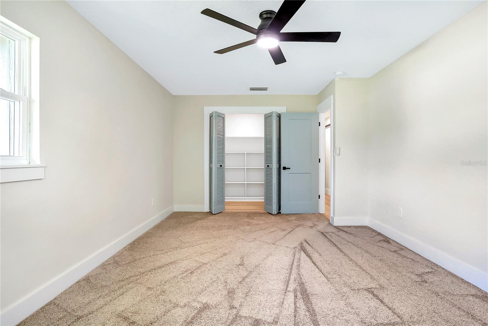 LAKESIDE HOMES - Residential