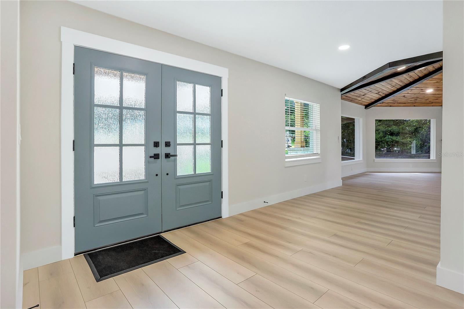 LAKESIDE HOMES - Residential