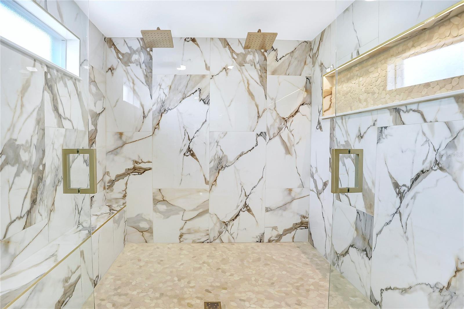 LAKESIDE HOMES - Residential