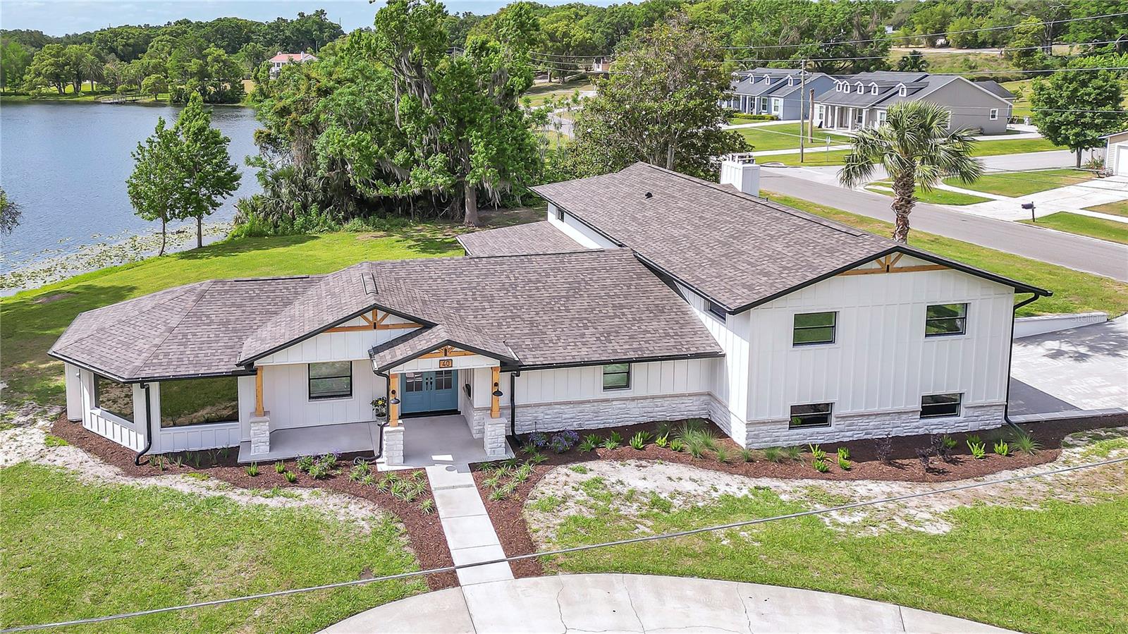 LAKESIDE HOMES - Residential