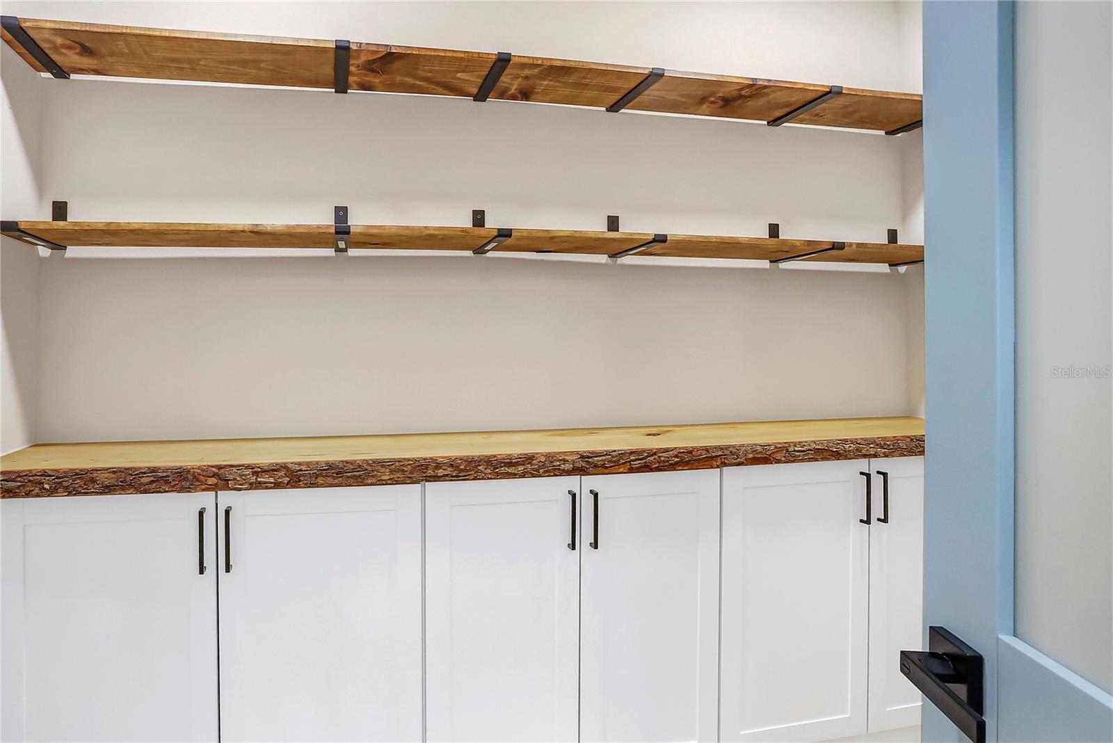 LAKESIDE HOMES - Residential