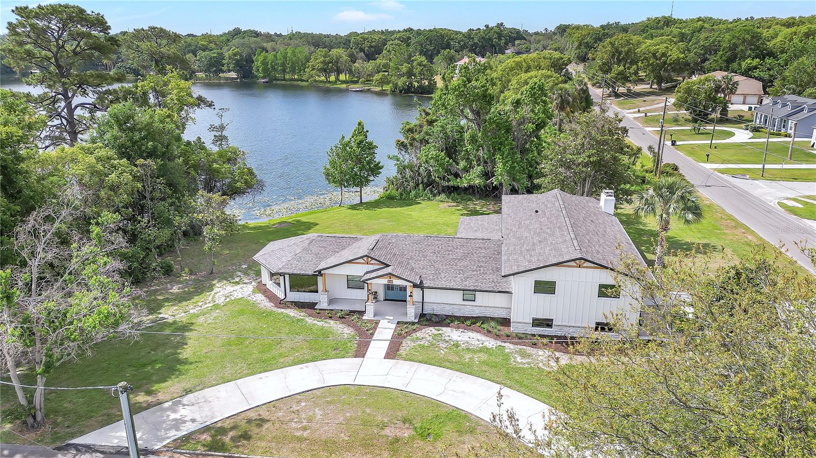 LAKESIDE HOMES - Residential