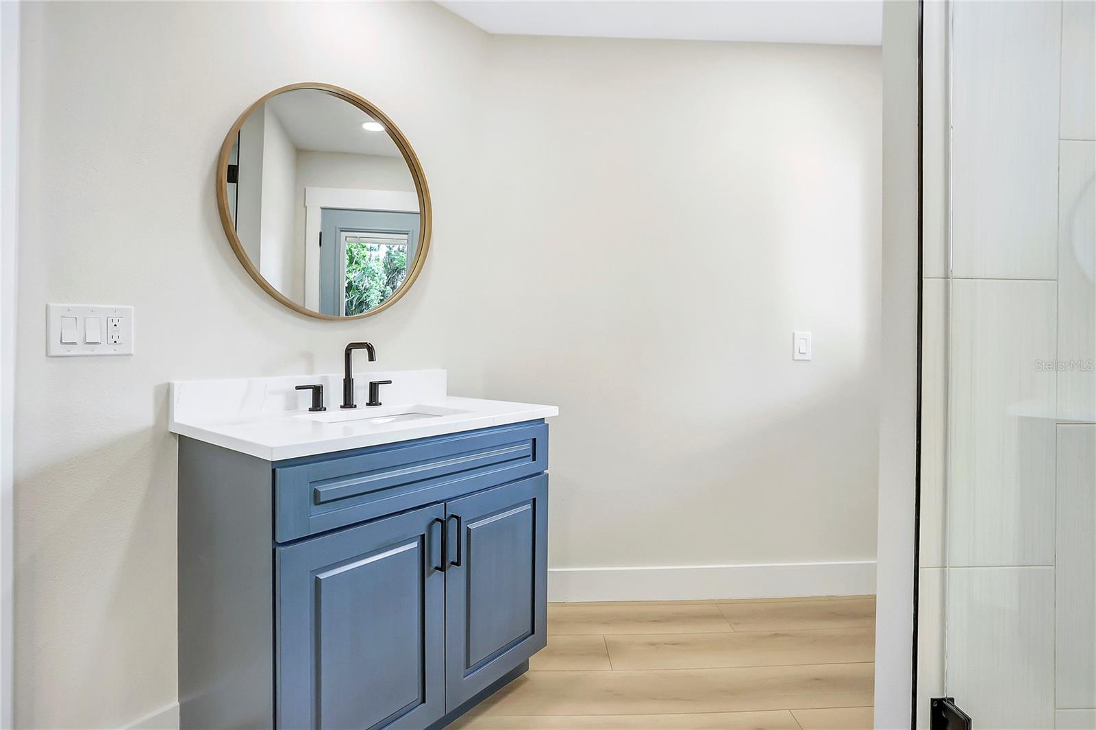 LAKESIDE HOMES - Residential