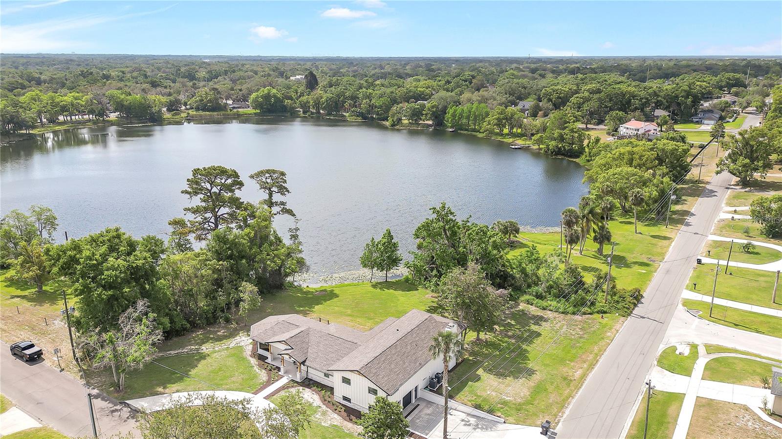 LAKESIDE HOMES - Residential