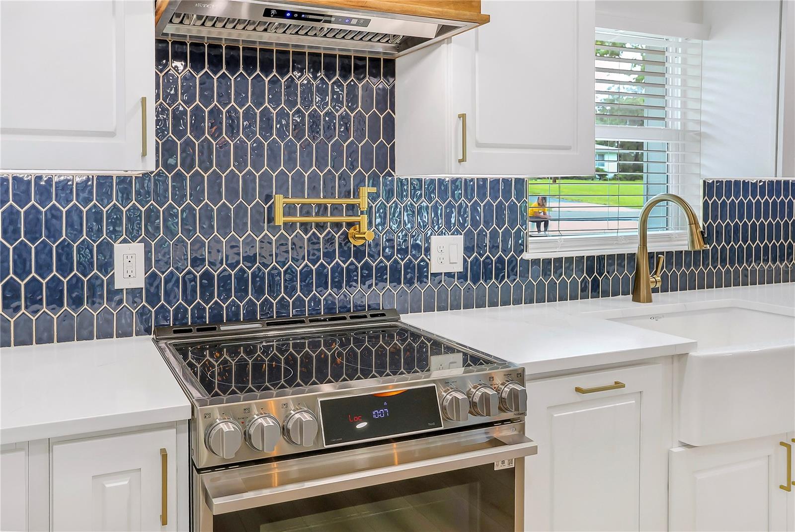 LAKESIDE HOMES - Residential