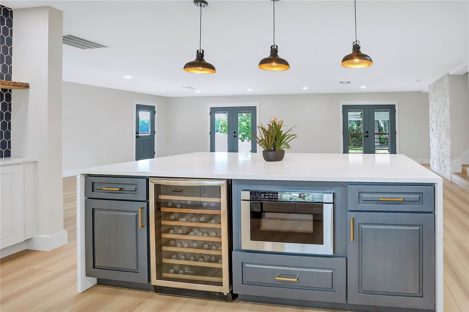 LAKESIDE HOMES - Residential