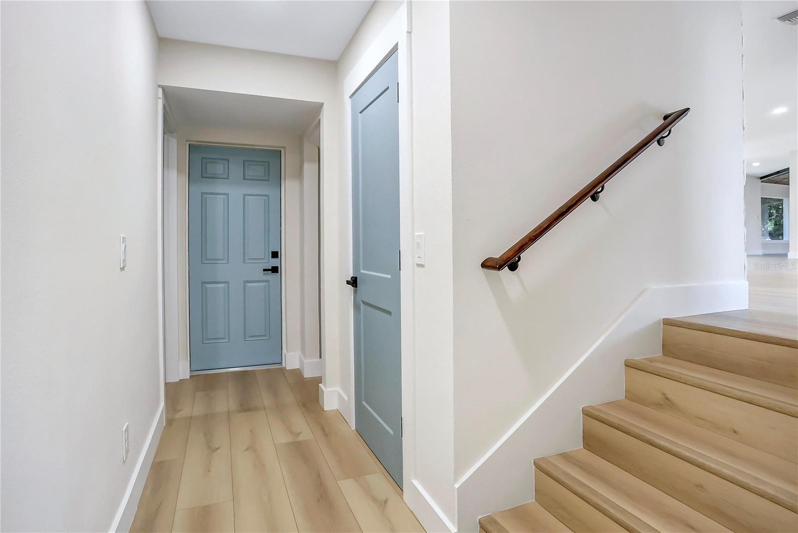 LAKESIDE HOMES - Residential