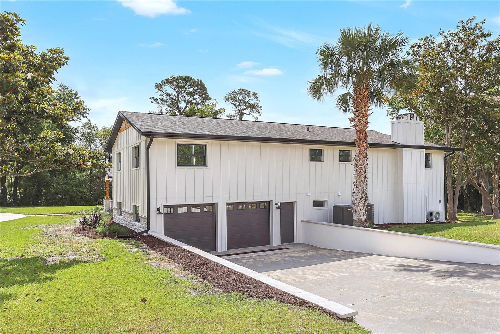 LAKESIDE HOMES - Residential