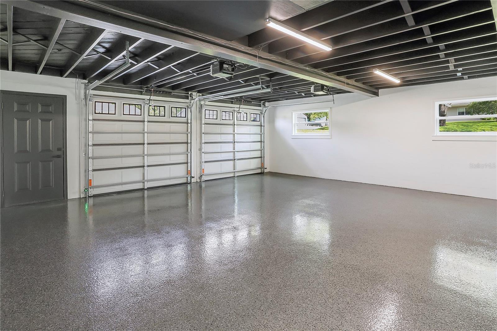 LAKESIDE HOMES - Residential