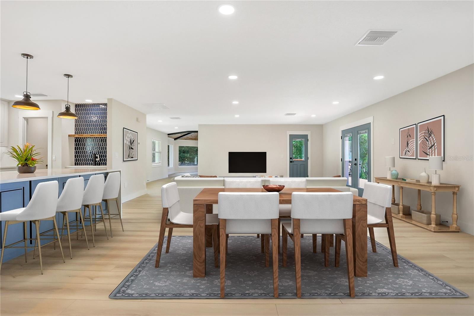 LAKESIDE HOMES - Residential